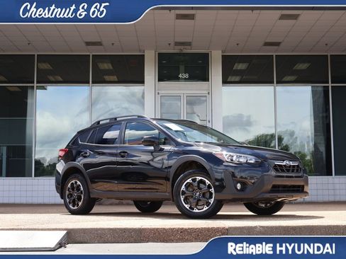 Used 2023 Subaru Crosstrek 2.0i Premium AWD/4WD image 2