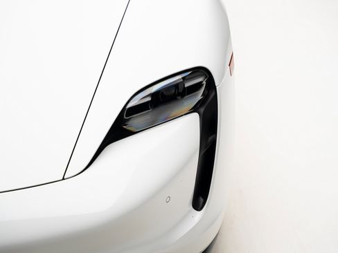 Used 2023 Porsche Taycan w/ Premium Package image 10