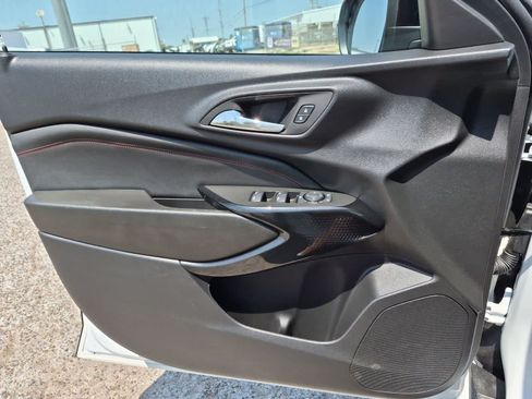 Used 2026 Chevrolet Trax RS FWD image 21