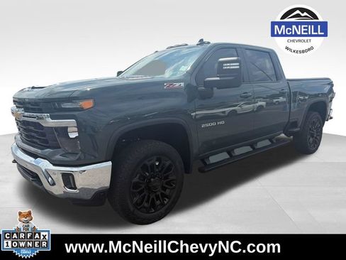 Used 2026 Chevrolet Silverado 2500 LT w/ Safety Package AWD/4WD image 3