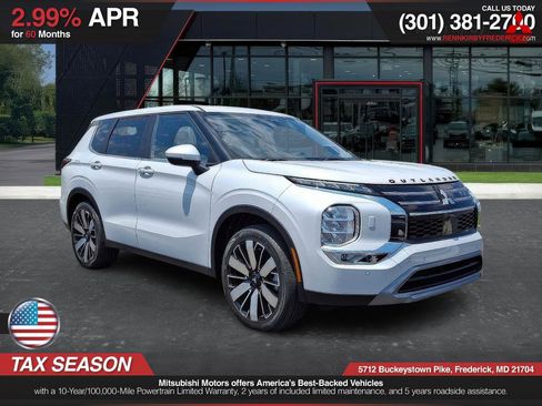 Used 2025 Mitsubishi Outlander SE image 1