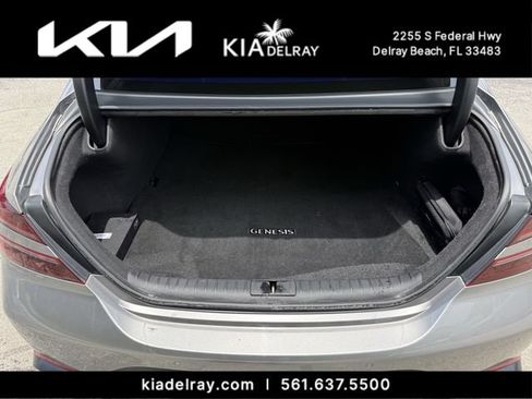 Used 2022 Genesis G70 2.0T w/ Prestige Package RWD image 8