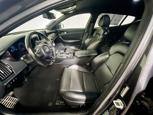 Used 2020 Kia Stinger GT-Line image 14