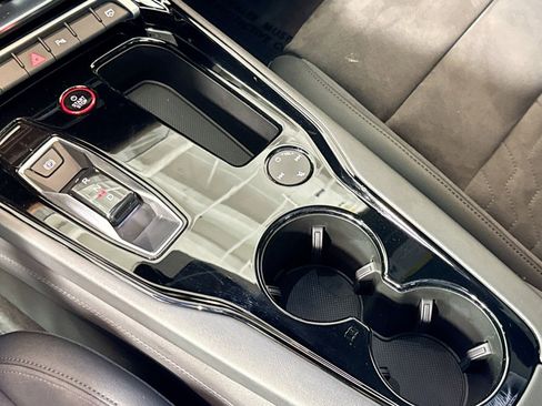 Used 2023 Audi e-tron GT Premium Plus image 16