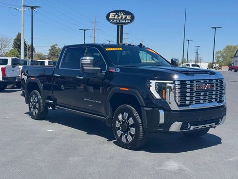 Used 2024 GMC Sierra 3500 Denali w/ Denali Reserve Package AWD/4WD image 3