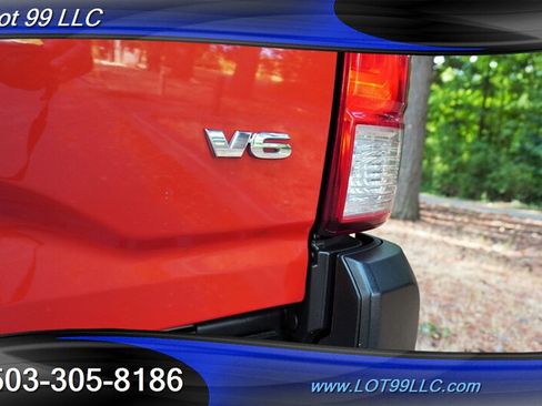 Used 2017 Toyota Tacoma SR5 w/ Tow Package AWD/4WD image 31