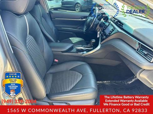Used 2020 Toyota Camry SE w/ Carpet Mat Package FWD image 14