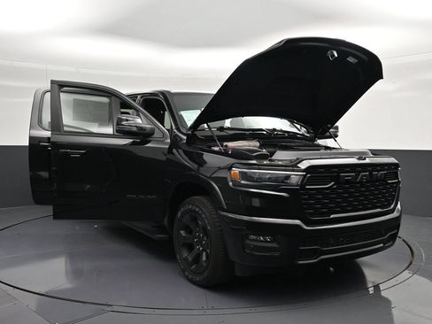 Used 2025 RAM 1500 Big Horn RWD image 33