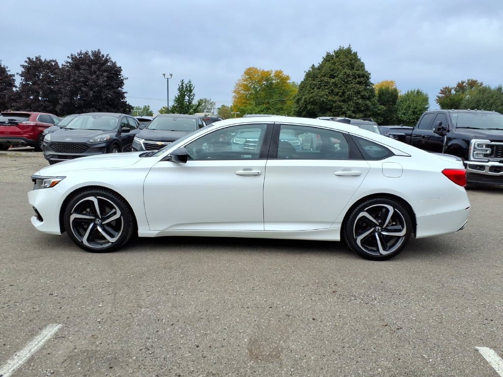 Used 2022 Honda Accord Sport image 2