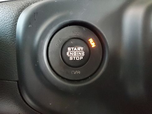 Used 2023 Jeep Gladiator Sport AWD/4WD image 25