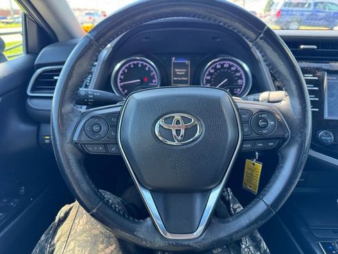 Used 2019 Toyota Camry SE image 11