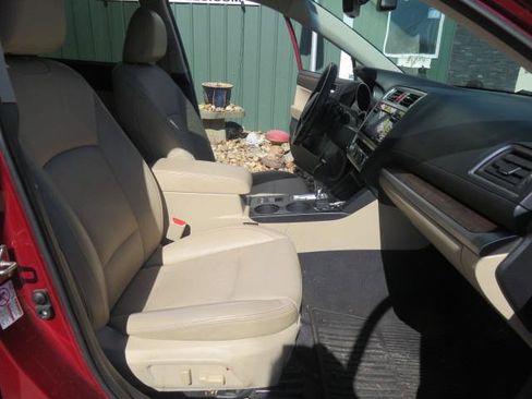 Used 2017 Subaru Outback 2.5i Limited image 19