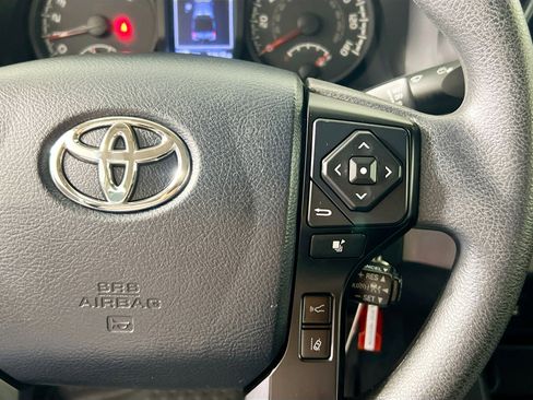 Used 2018 Toyota Tacoma SR w/ SR Convenience Package image 18