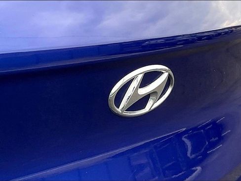 Used 2020 Hyundai Venue SEL image 25