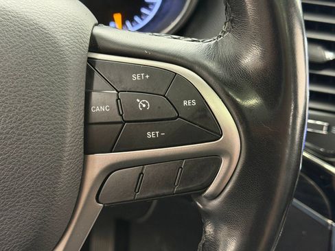 Used 2020 Jeep Grand Cherokee Limited w/ Luxury Group II AWD/4WD image 28