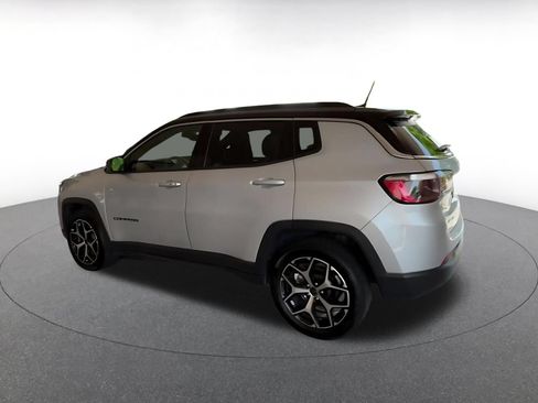 Used 2025 Jeep Compass Limited AWD/4WD image 10