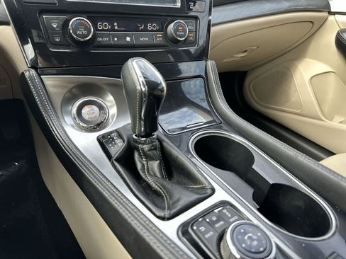 Used 2018 Nissan Maxima 3.5 SV FWD image 18
