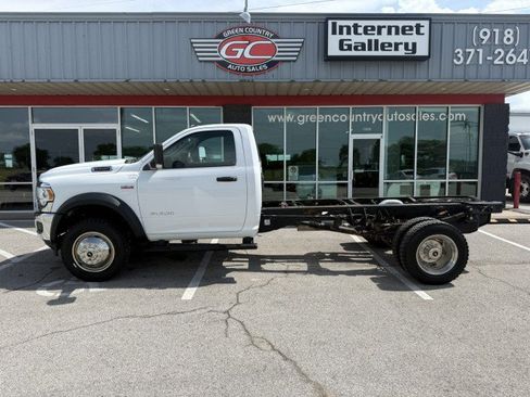 Used 2019 RAM 5500 Tradesman RWD image 5