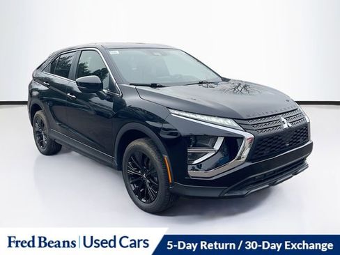 Used 2022 Mitsubishi Eclipse Cross LE image 1