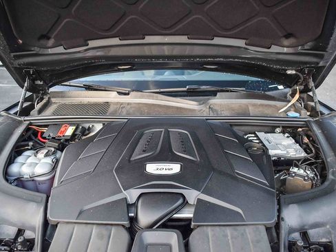 Used 2022 Porsche Cayenne Coupe image 26