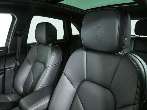 New 2026 Porsche Macan AWD/4WD image 5