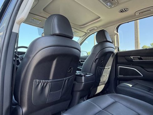Certified 2024 Kia Telluride EX w/ EX Captain's Chair Package FWD image 16