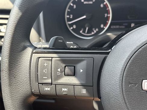 Used 2023 Nissan Rogue SV AWD/4WD image 21