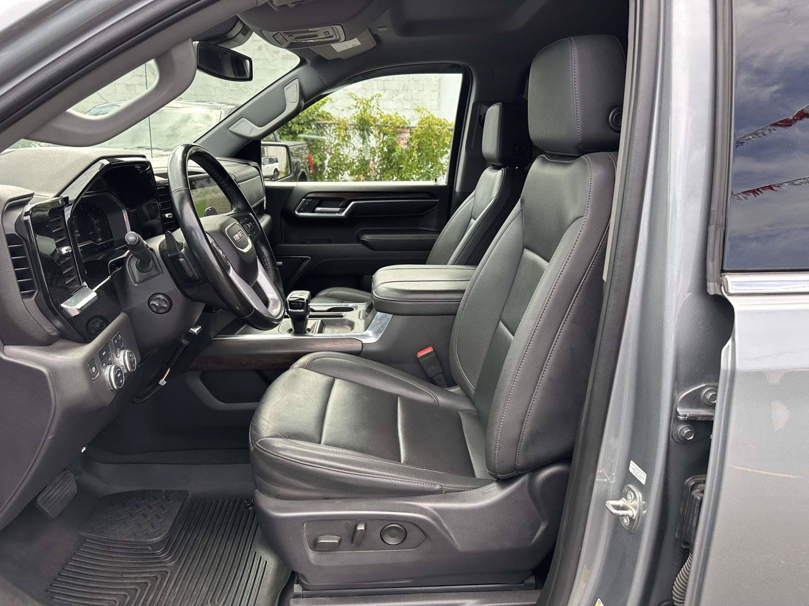 Used 2024 GMC Sierra 1500 SLT w/ SLT Premium Package AWD/4WD image 12