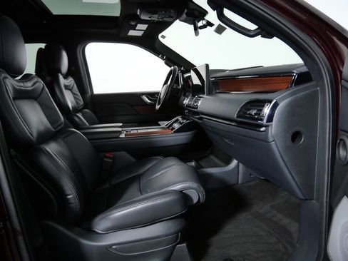 Used 2023 Lincoln Navigator L Reserve image 11