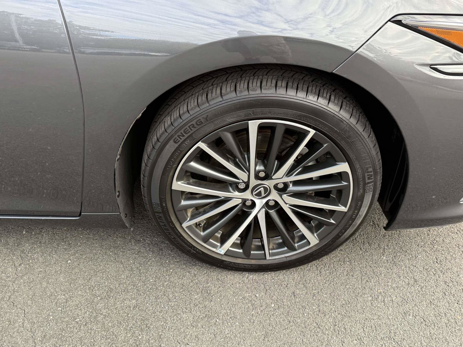 Used 2025 Lexus ES 350 w/ Premium Package FWD image 7
