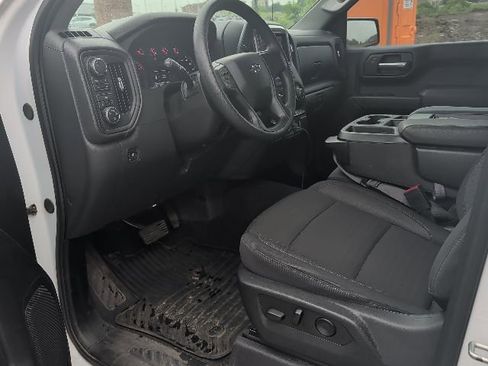 Used 2025 Chevrolet Silverado 1500 Custom Trail Boss w/ LPO, Dark Essentials Package AWD/4WD image 14