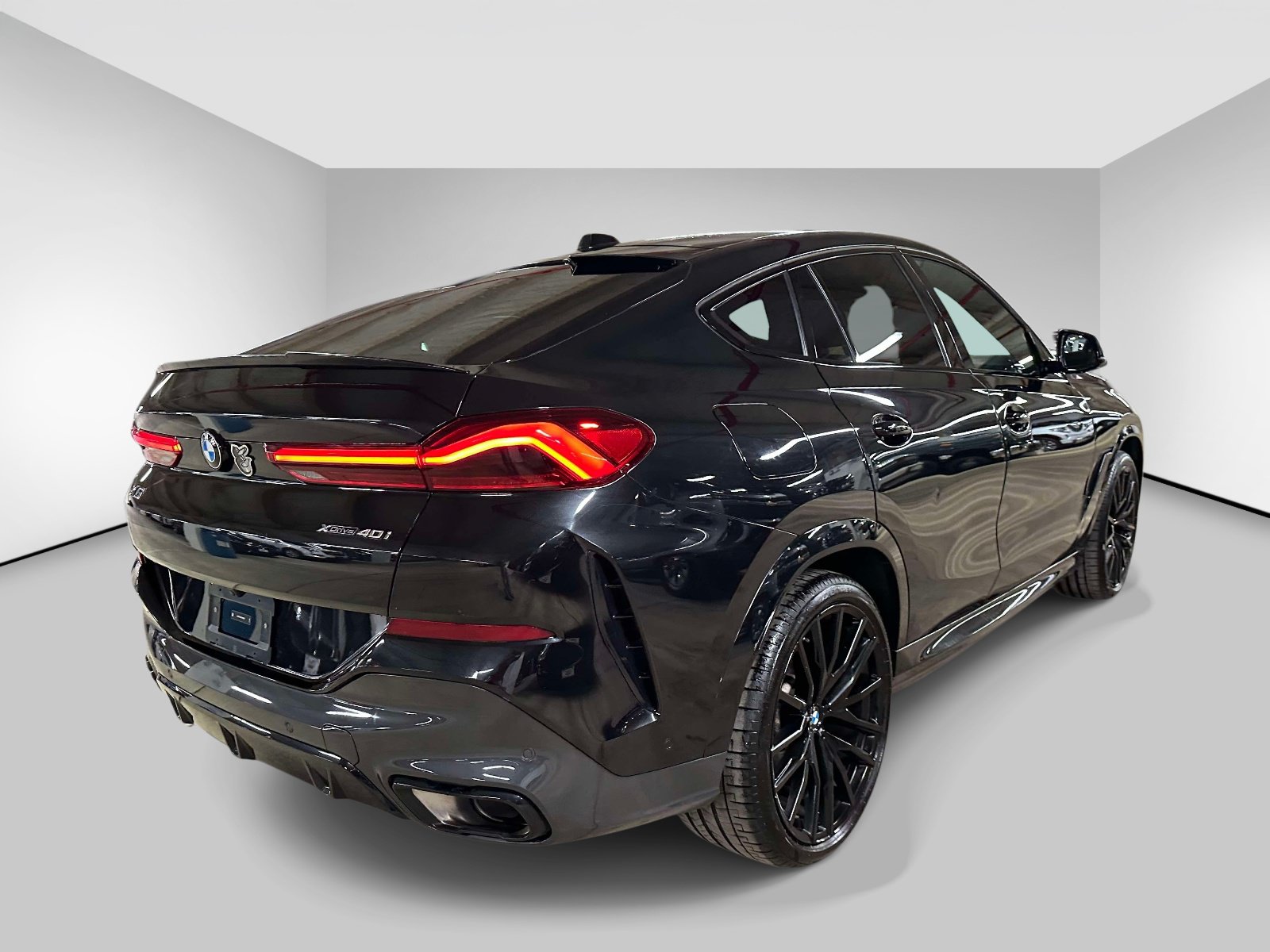 Used 2024 BMW X6 xDrive40i w/ Executive Package AWD/4WD image 5