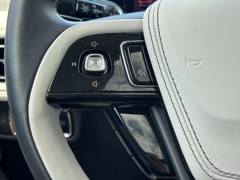 Used 2025 Lincoln Aviator Reserve w/ Equipment Group 201A AWD/4WD image 18