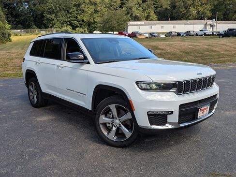 Certified 2022 Jeep Grand Cherokee L Limited image 2