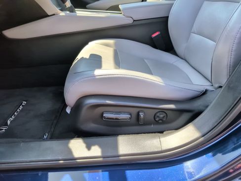 Used 2018 Honda Accord Touring image 15