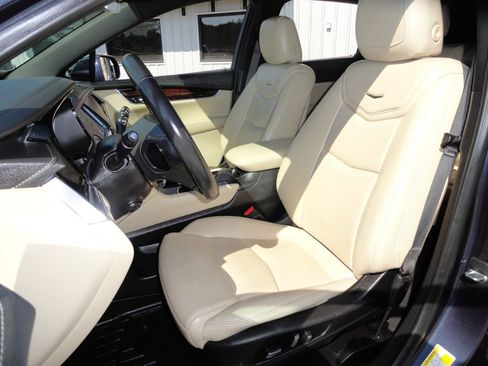 Used 2019 Cadillac XT5 Luxury FWD image 10