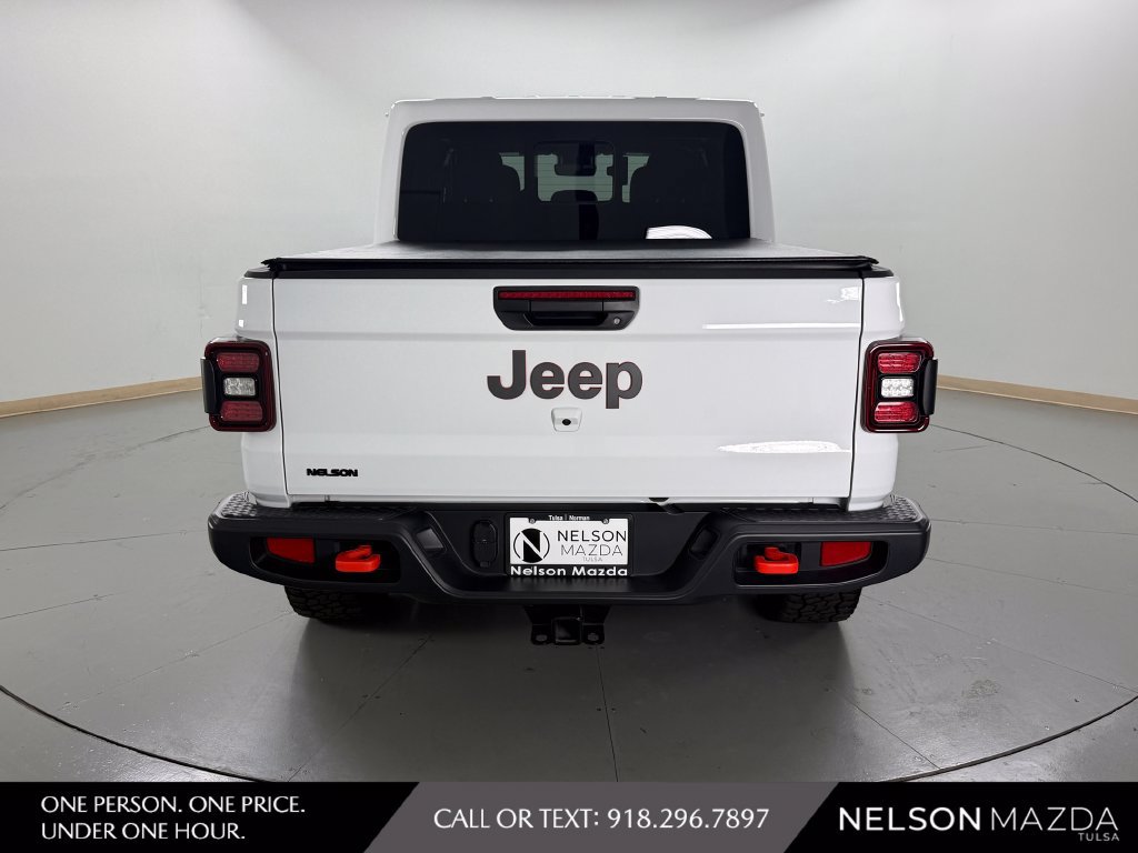 Used 2025 Jeep Gladiator Mojave w/ Convenience Group AWD/4WD image 7