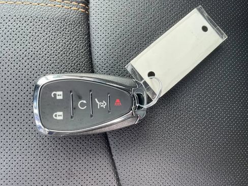 Used 2023 Chevrolet Equinox Premier AWD/4WD image 32