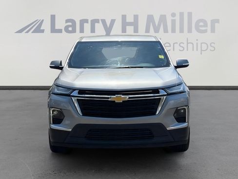 Used 2023 Chevrolet Traverse LS w/ Safety Package FWD image 4