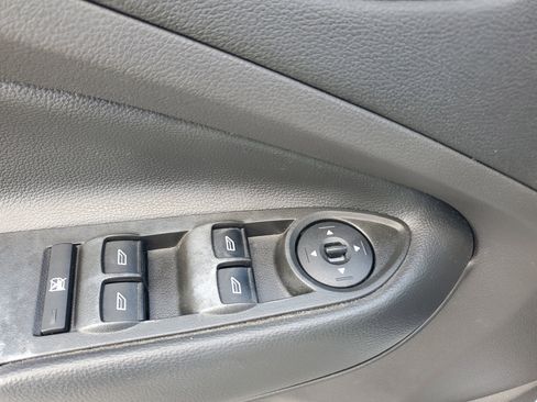 Used 2017 Ford Escape S image 18