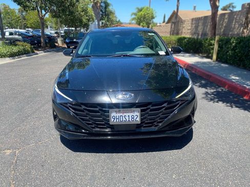 Certified 2023 Hyundai Elantra SEL w/ Convenience Package FWD image 3