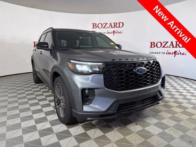 Used 2025 Ford Explorer ST-Line w/ Premium Package RWD image 1