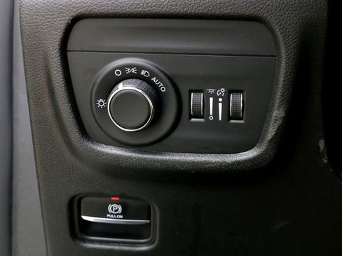 Used 2025 Jeep Grand Cherokee L Altitude RWD image 20