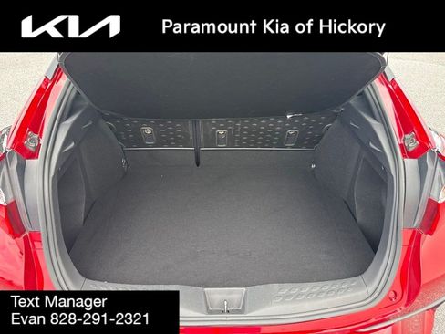 Used 2021 Toyota C-HR XLE FWD image 11