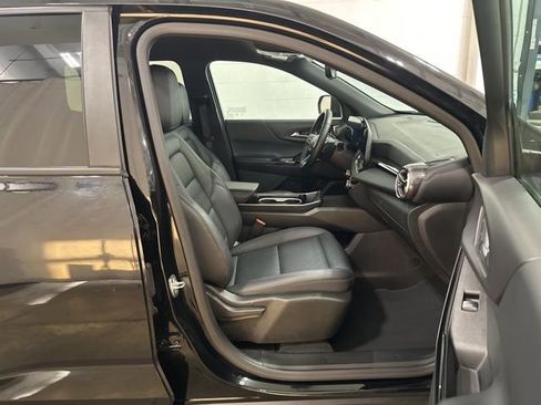 Used 2025 Chevrolet Equinox LT w/ Convenience Package II image 12