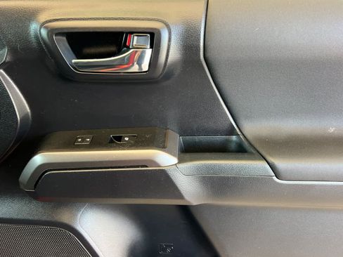 Certified 2018 Toyota Tacoma TRD Sport RWD image 17