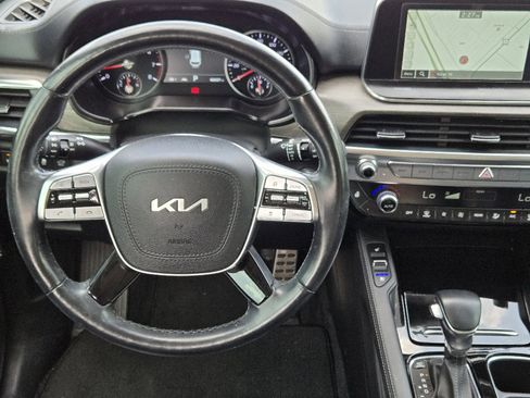 Used 2022 Kia Telluride SX w/ SX Prestige Package image 10