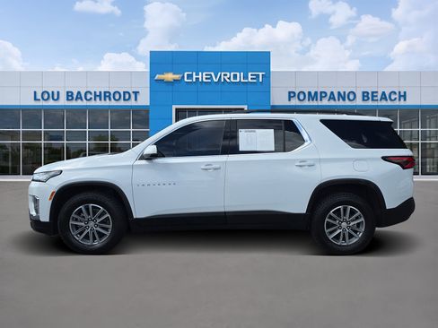 Used 2023 Chevrolet Traverse LT FWD image 4