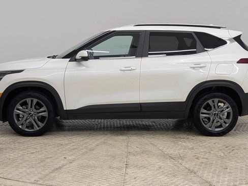 Used 2023 Kia Seltos S image 2