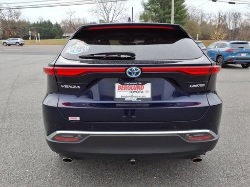 Used 2023 Toyota Venza Limited image 12